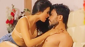 Desi Bhabhi Ko Ghar Me Jake Lund De Dia