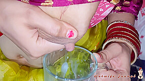 Sexy Bhabhi Makes Yummy Coffee From Her Fresh Breast Milk For Devar By Squeezing Out Her Milk In Cup