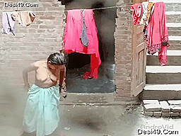 Desi Bhabhi Bathing Record In 1