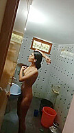 Bhabhi Shaving Video In Bathroom - Leaked Desi